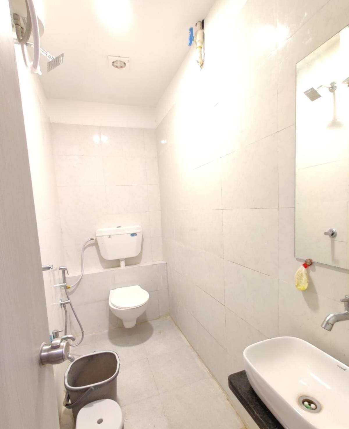 Hotel Selfie Inn Αχμπανταμπάντ Εξωτερικό φωτογραφία